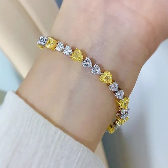 Neiman Marcus Jewelry - 11ct Canary Heart Tennis Bracelet